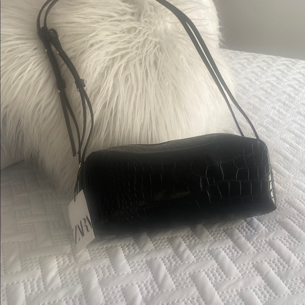 Zara Black Croc-Embossed Wristlet
